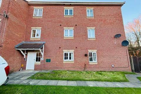 Flat - Kensington Way, Leeds