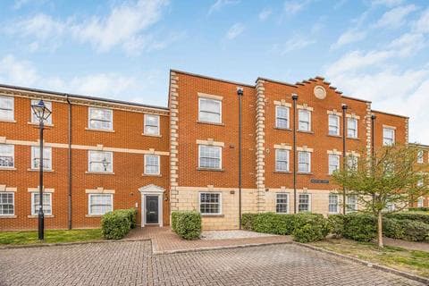 Flat - Mountjoy Court, Old Portsmouth
