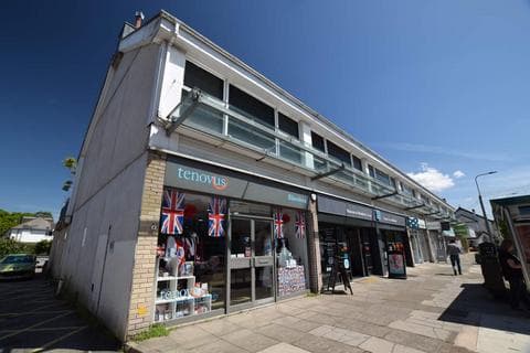 Flat - Heol Y Deri, Cardiff. CF14