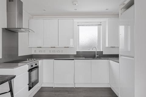 Penthouse - Portland Gardens, Cheltenham, Gloucestershire, GL52