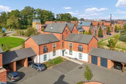 Apartment - Conquerors Way, Northampton, NN5