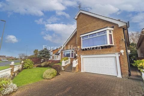 Detached house - Devonshire Road, Blackpool FY2