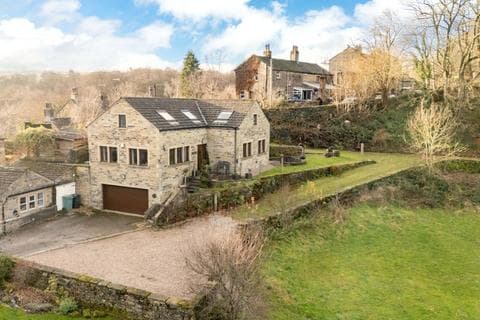 Detached house - Magdale, Honley, Holmfirth, West Yorkshire, HD9