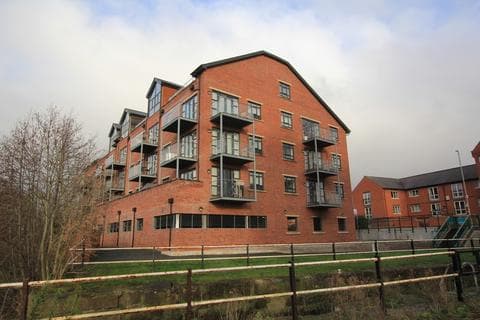 Apartment - 4 x 2 bed 2 bath tenanted riverside apartments with balconies