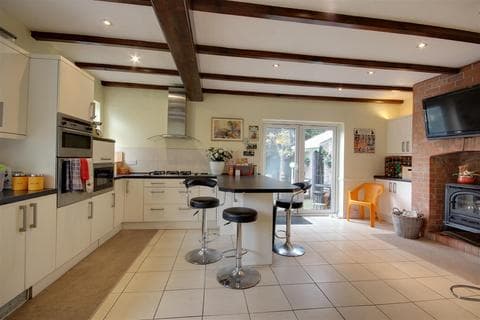 Detached house - Lynwood Avenue, Anlaby