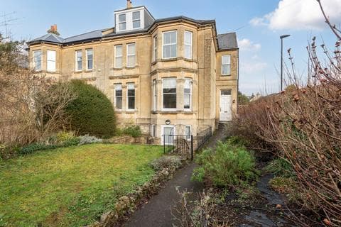 Apartment - Newbridge Hill, Somerset BA1
