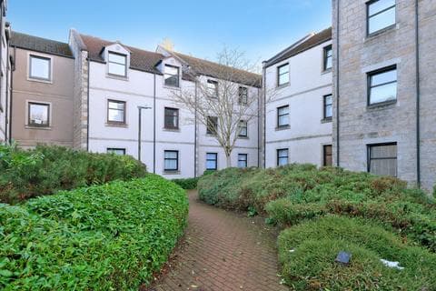 Flat - 12 Craigieburn Park, The West End, Aberdeen, AB15