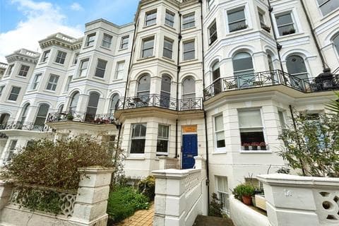 Apartment - Cambridge Road, Hove