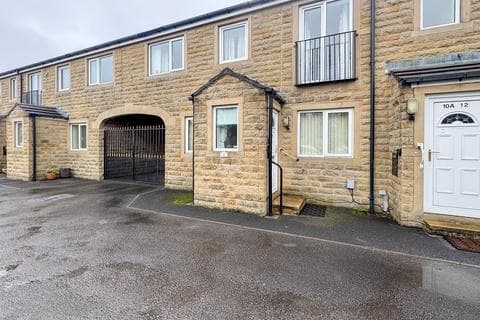 Ground floor flat - Marsh Gardens, Holmfirth HD9