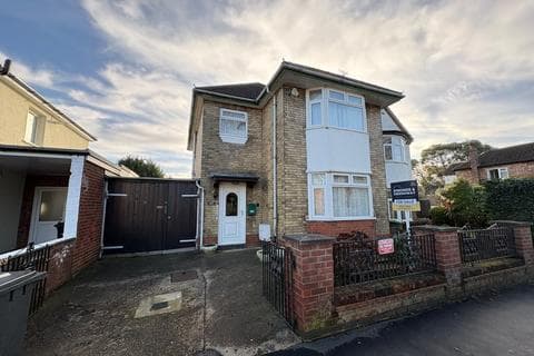 Detached house - Mayors Walk, Peterborough PE3