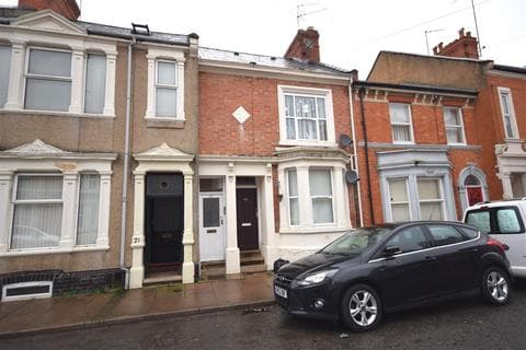 Terraced house - Colwyn Road, Northampton NN1