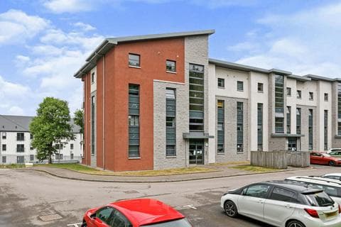 Flat - Auchmill Road, Aberdeen, AB21