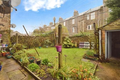 Flat - Hollybank Place, Aberdeen, AB11