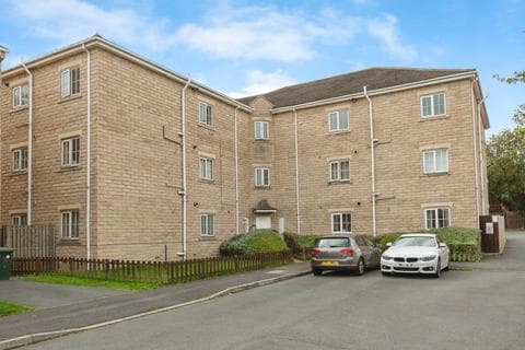 Flat - Minster Drive, Bradford, BD4