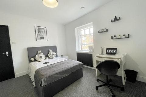 House share - Cheyne Walk