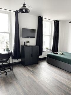 House share - Market Square