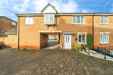 Terraced house - Figsbury Close, Swindon, Wiltshire