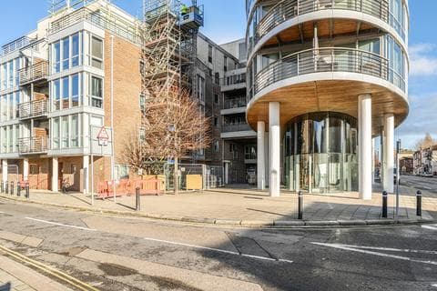 Flat - Admiralty Road, Hampshire PO1