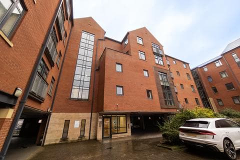 Duplex - High Street, Hull HU1