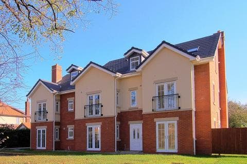Apartment - 6 x 2 bed 2 bath tenanted apartments in Hoole
