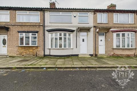 Terraced house - South Terrace, South Bank, Middlesbrough
