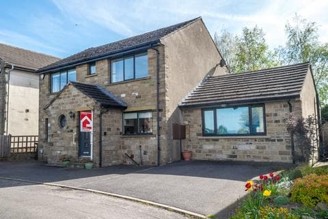 Detached house - Gregory Drive, Kirkburton, HD8