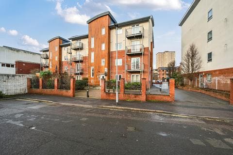 Flat - Lion Terrace, Hampshire PO1