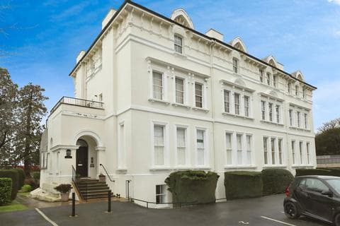 Apartment - The Park, Cheltenham, Gloucestershire