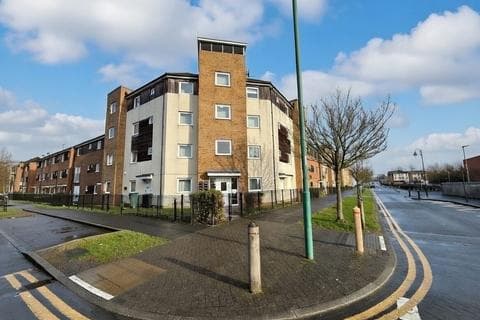 Flat - Clayburn Road, Peterborough PE7