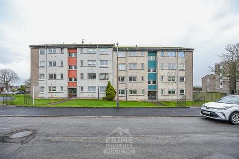 Flat - Cairncry Road, Aberdeen AB16