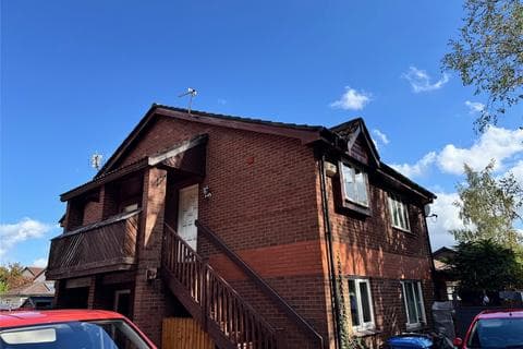 Flat - Killingworth Lane, Birchwood, Warrington, Cheshire, WA3