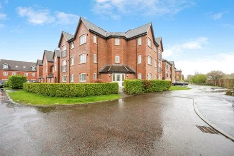Flat - Lytham Close, Great Sankey, Warrington, Cheshire, WA5