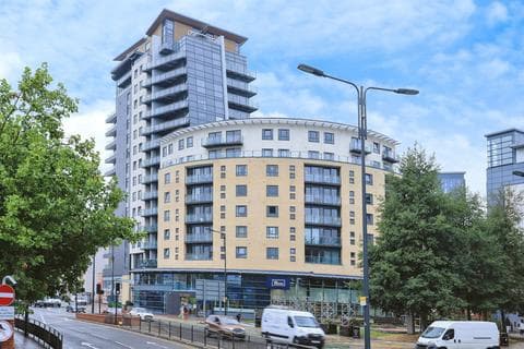 Flat - St. Peters Street, Leeds, LS9
