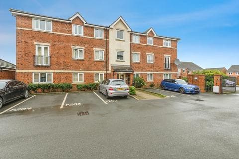 Flat - Blackthorn Drive, Huddersfield, West Yorkshire, HD3