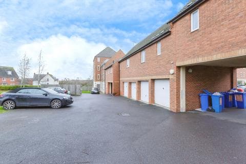 Flat - Kepwick Road, Hamilton, Leicester, Leicestershire, LE5