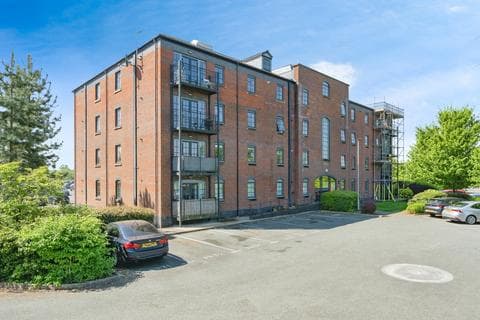 Flat - Elphins Drive, Warrington, Cheshire, WA4