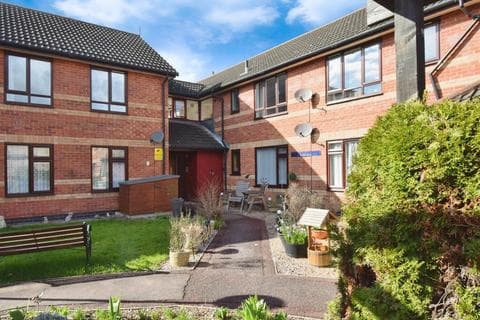 Flat - Jasmine Court, Wigston, Leicestershire, LE18