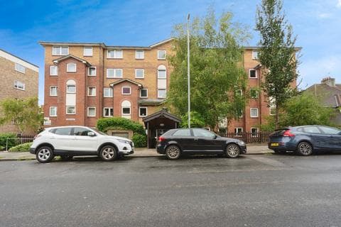 Flat - Holland Road, Hove, East Sussex, BN3