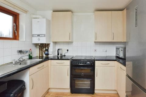 Flat - Reynolds Place, Grange Farm, Milton Keynes, Buckinghamshire, MK8