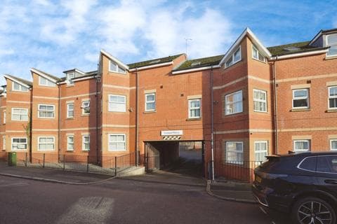 Flat - Shakleton Road, Coventry, West Midlands, CV5