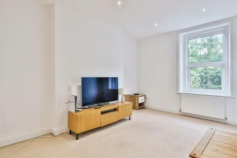 Flat - Wimborne Road, BOURNEMOUTH, Dorset, BH2