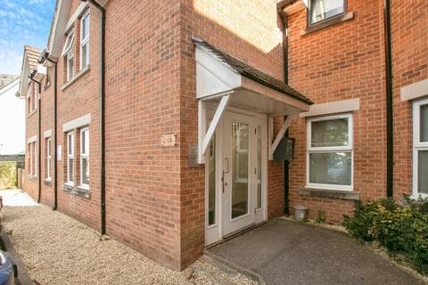 2 bedroom flat for sale