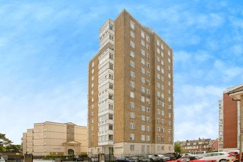 Flat - West Cliff Road, BOURNEMOUTH, Dorset, BH2