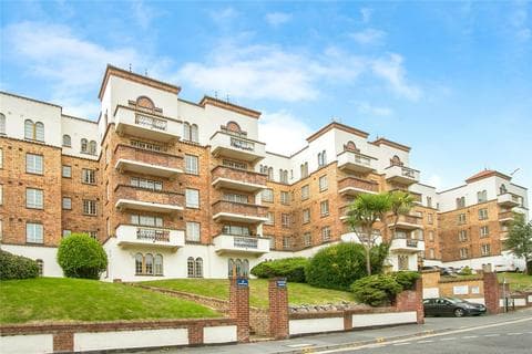 Flat - Sea Road, Boscombe, Bournemeouth, Dorset, BH5