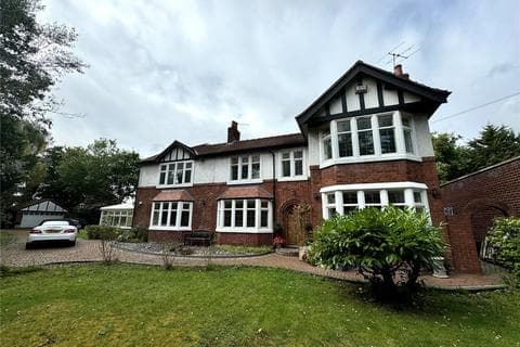Detached house - Greenfield Crescent, Chester, Cheshire, CH2