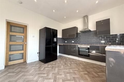Maisonette - Walton Hall Avenue, Liverpool, Merseyside, L11