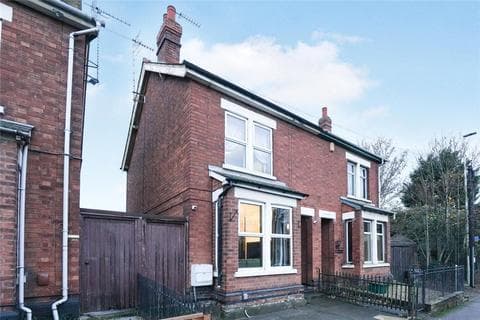 Semi-detached house - Painswick Road, Gloucester, Gloucestershire, GL4