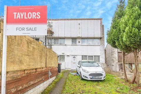 End of terrace house - Crispin Road, Bradville, Milton Keynes, Buckinghamshire, MK13