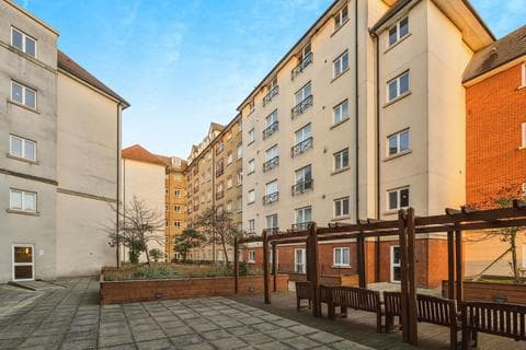 Flat - Alpha House, Broad Street, Northampton, NN1