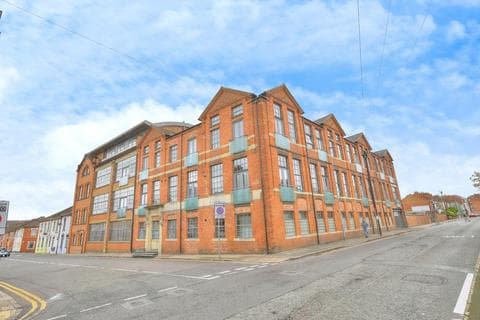 Flat - Grove Road, Northampton, Northamptonshire, NN1